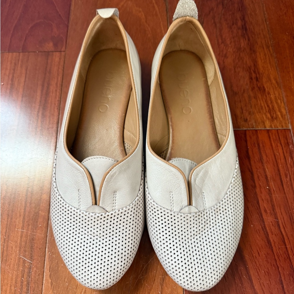 Bueno Cream Flats Minimalist Slip-On Design